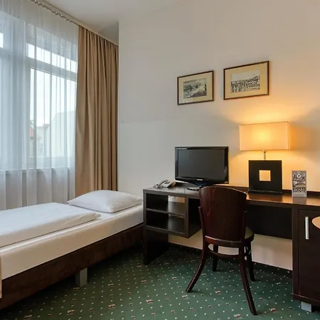 Titanic Comfort Kurfuerstendamm 3* Berlino