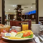 Отель Titanic Comfort Kurfuerstendamm 3*