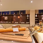 Titanic Comfort Kurfuerstendamm Отель 3*