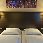 Titanic Comfort Kurfuerstendamm 3*