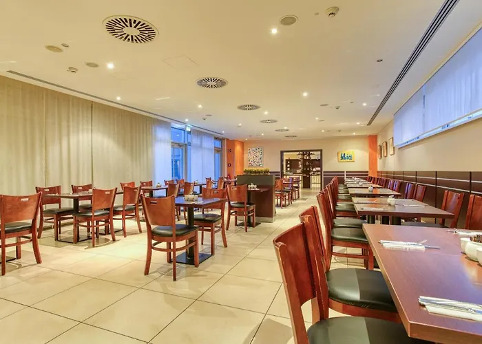 Titanic Comfort Kurfürstendamm 3* Berlín