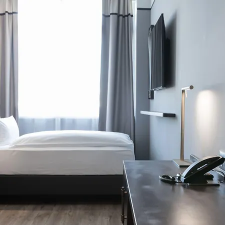 Titanic Comfort Kurfuerstendamm 3*