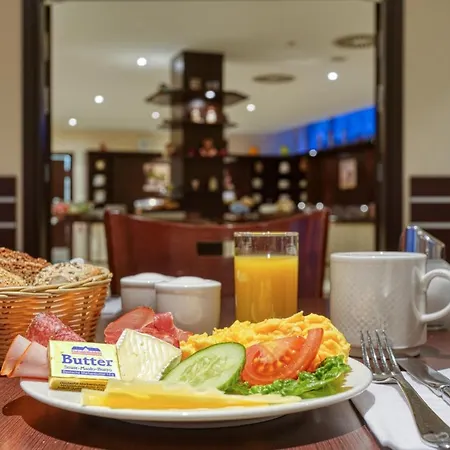 호텔 Titanic Comfort Kurfuerstendamm 3*