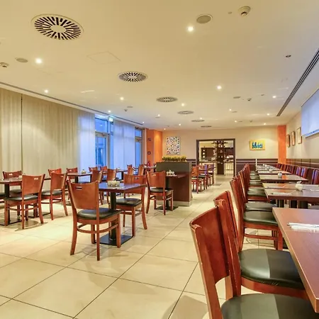 Titanic Comfort Kurfuerstendamm 3* Berlim