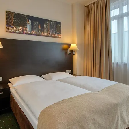 Titanic Comfort Kurfuerstendamm 3*