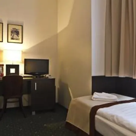 Titanic Comfort Kurfuerstendamm 3* Berlim
