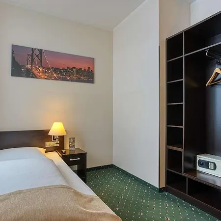 Titanic Comfort Kurfuerstendamm Otel