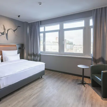 Titanic Comfort Kurfuerstendamm Hotel Berlín