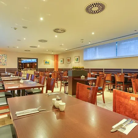 Titanic Comfort Kurfuerstendamm Otel 3*