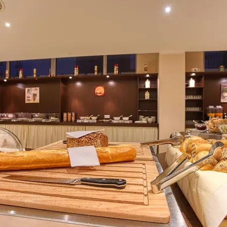 Titanic Comfort Kurfuerstendamm Otel 3*