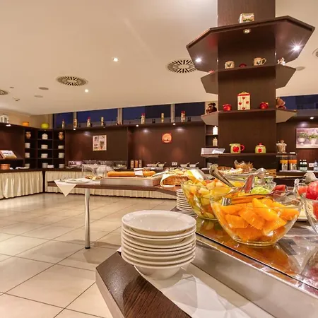 Titanic Comfort Kurfuerstendamm Otel 3*