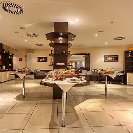 Otel Titanic Comfort Kurfuerstendamm 3*
