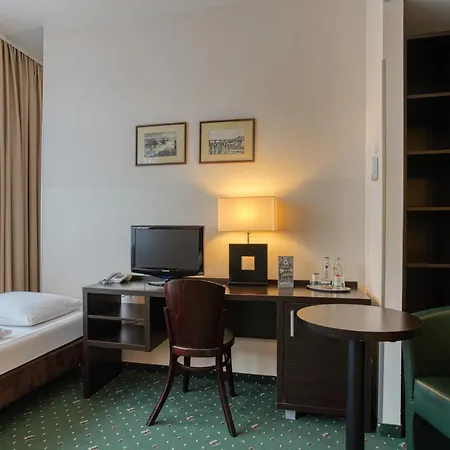 Titanic Comfort Kurfuerstendamm Otel 3*