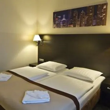 Titanic Comfort Kurfuerstendamm Otel Berlin